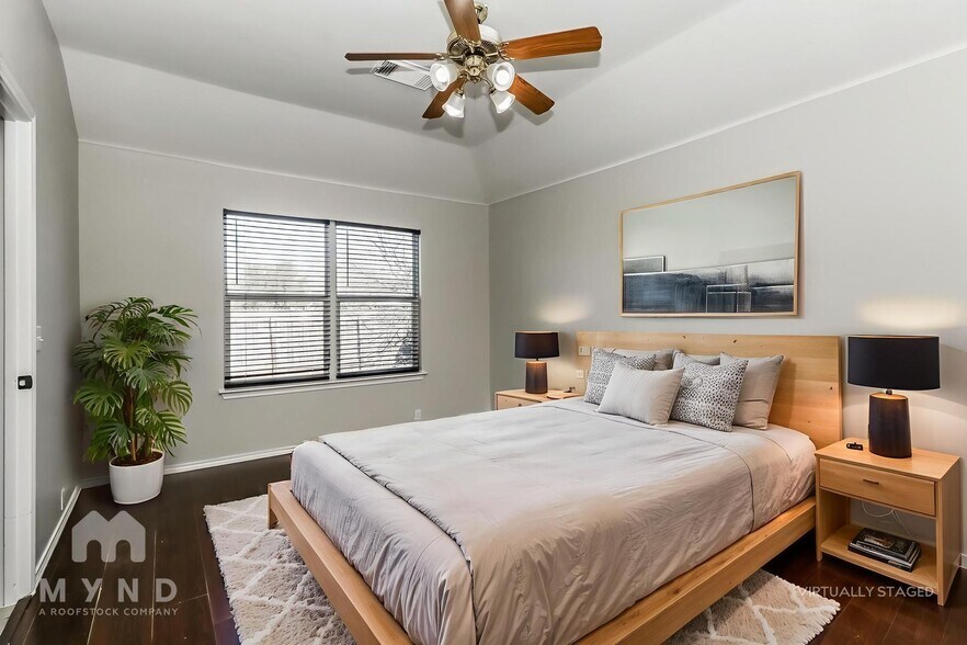 Building Photo - 14812 Lantern Dr