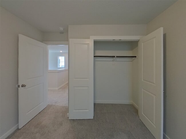 Building Photo - 9835 Willow Creek Commerce Dr