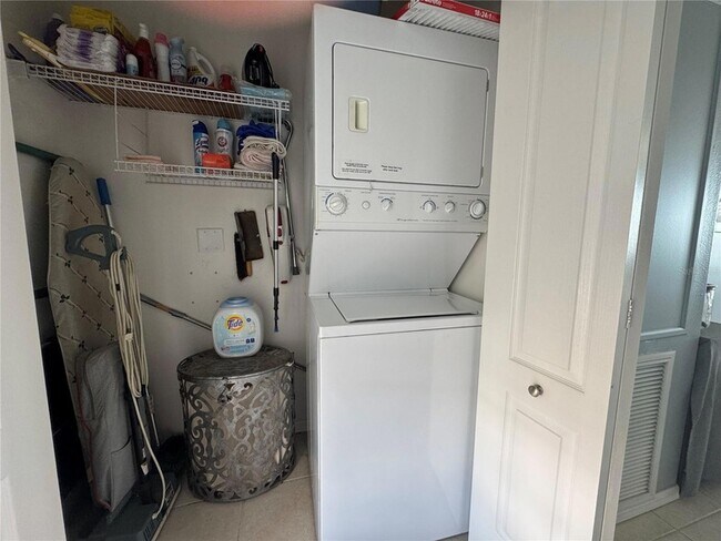 Building Photo - 1722 Gondola Park Dr