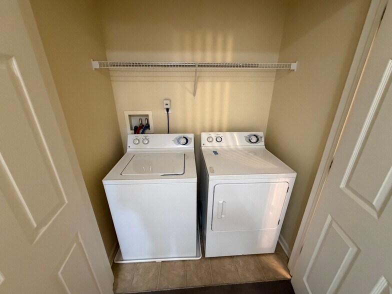 Building Photo - 2516 N College Ave