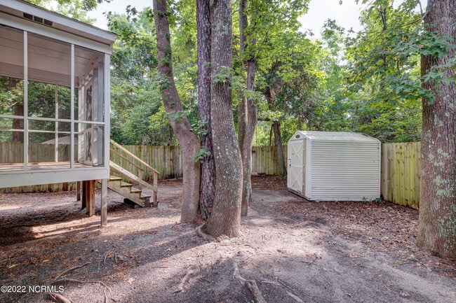 Building Photo - 617 Varsity Dr
