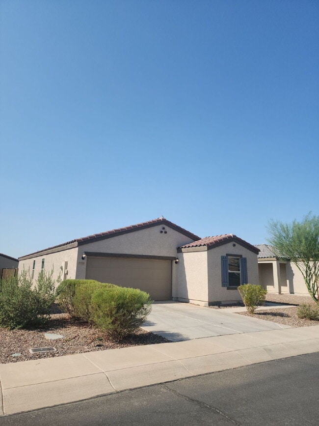 Building Photo - "Spacious 4-Bedroom Oasis in Casa Grande w...
