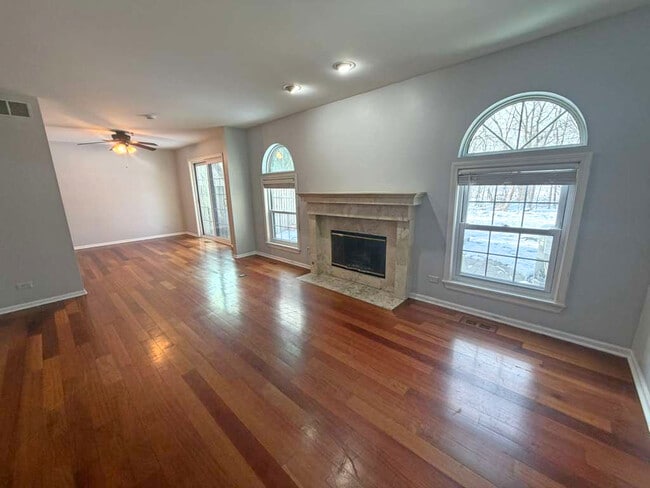 Building Photo - 124 Barton Cir