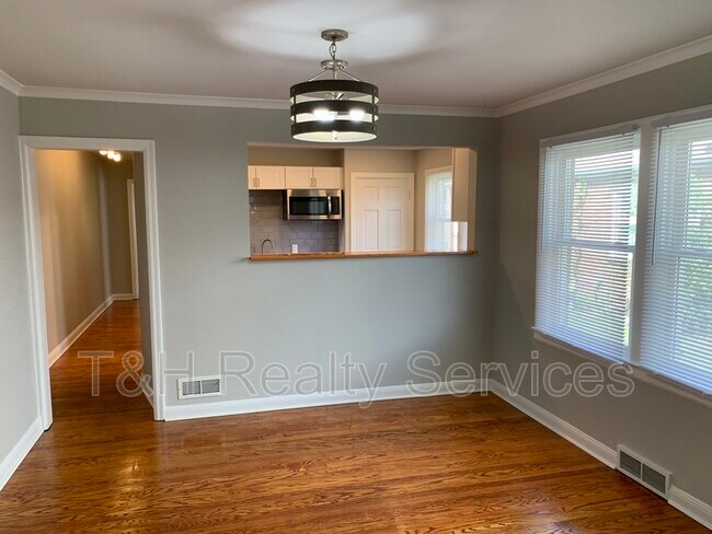Building Photo - 5166 Winthrop Ave