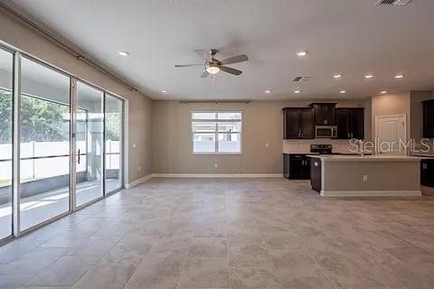 Building Photo - 4444 Desert Rose Ave