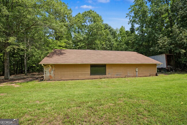 Building Photo - 241 Busbin Rd