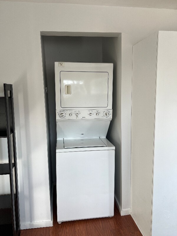 Building Photo - 2078 El Sereno Ave