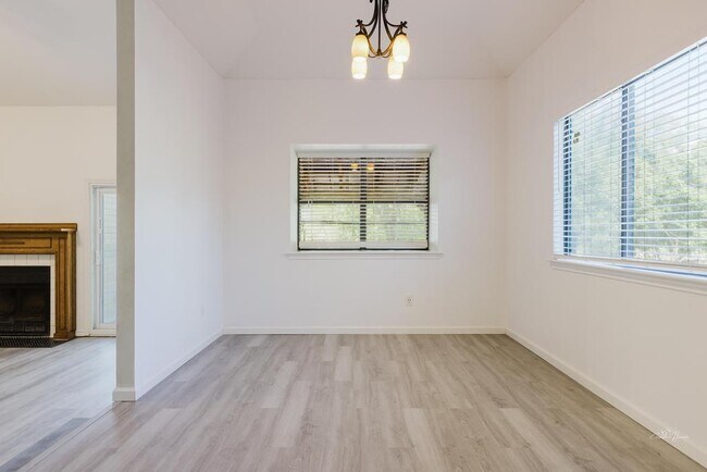 Building Photo - 14509 Crystal Ct