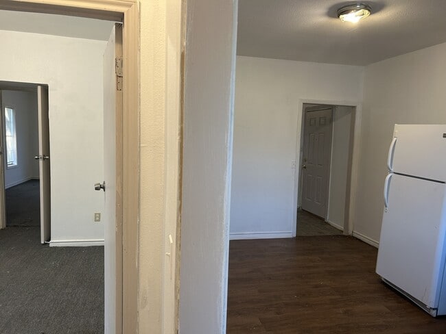 Primary Photo - 1303 Bell St