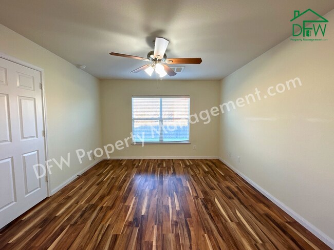 Building Photo - 10009 Iron Ridge Dr