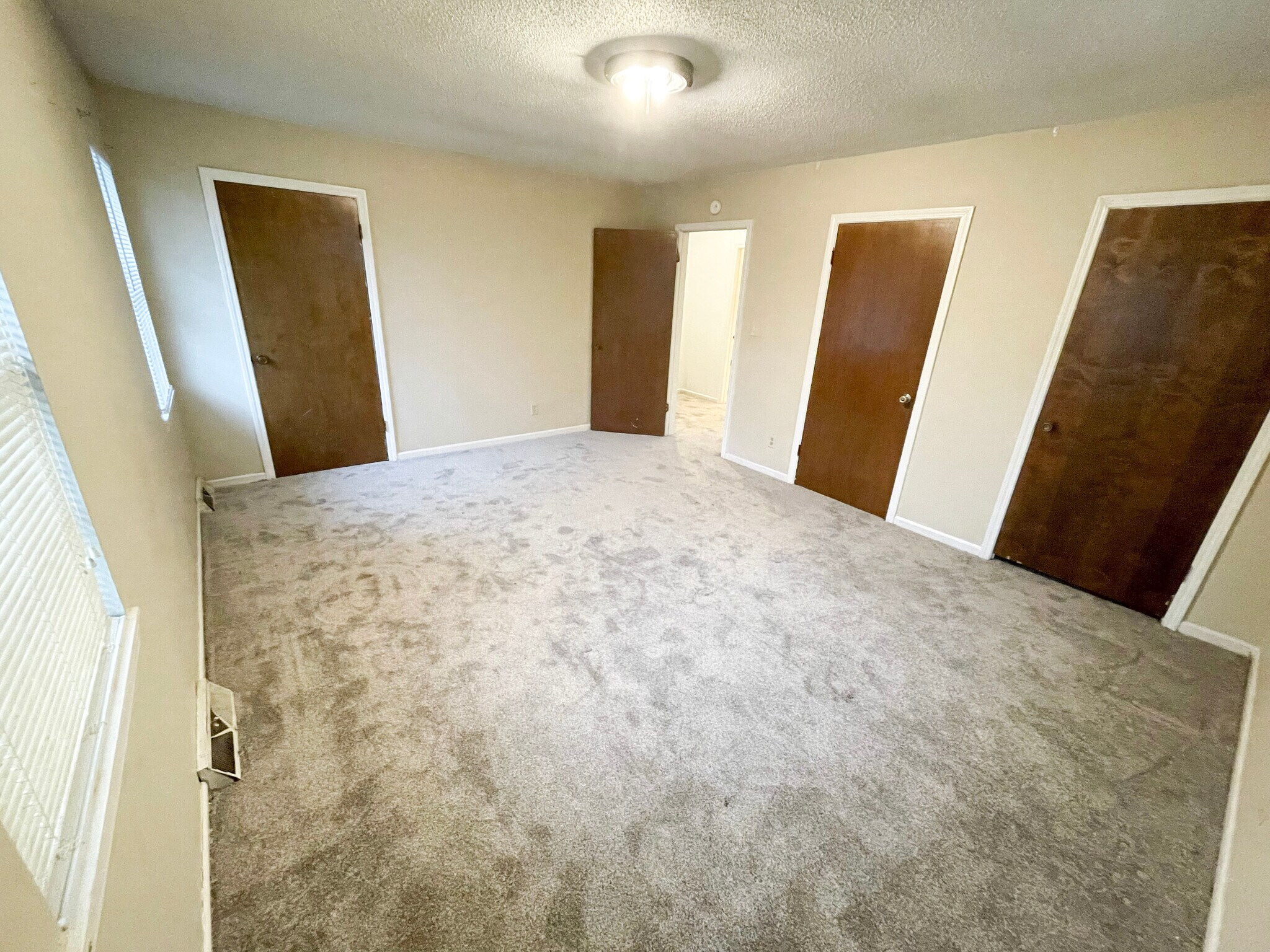 Building Photo - 31 Saint Mark Rd