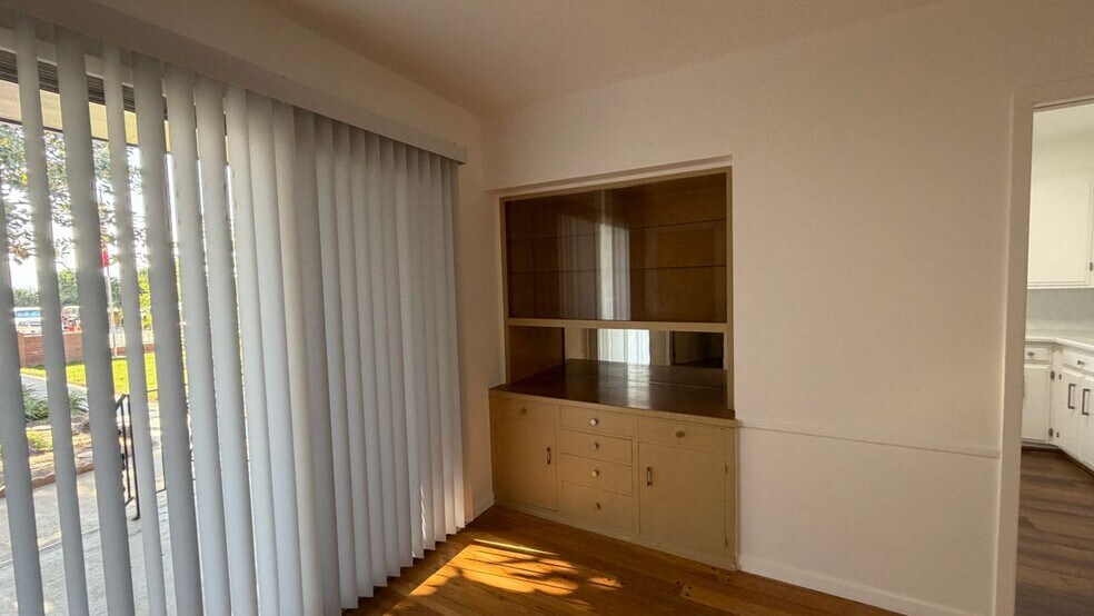 Building Photo - 3590 Buchanan St