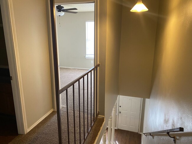 Building Photo - 1610 Sun Valley Dr