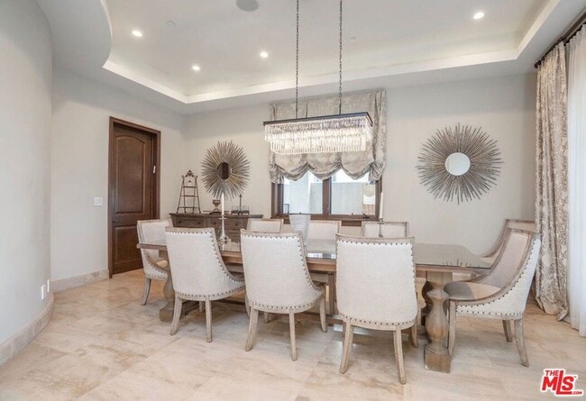 Building Photo - 331 Canon Dr