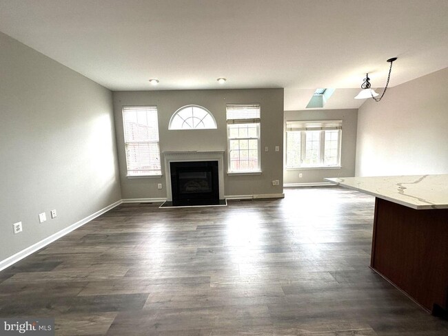 Building Photo - 22609 Welborne Manor Square