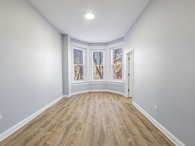 Building Photo - 1621 W Cullerton St