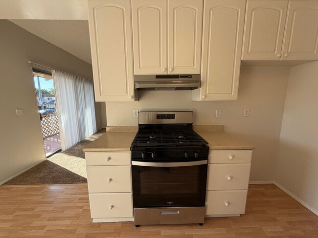 Building Photo - LA VETA MONTEREY COMPLEX ORANGE - 2 BEDROOM 2 BATH  $2,575