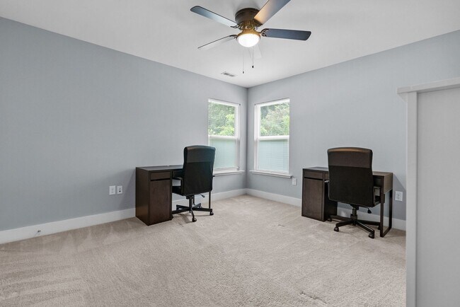 Building Photo - Charming 3-Bedroom Home in Suffolk!