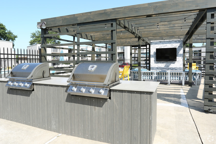 Grilling Area - Halsey Flats