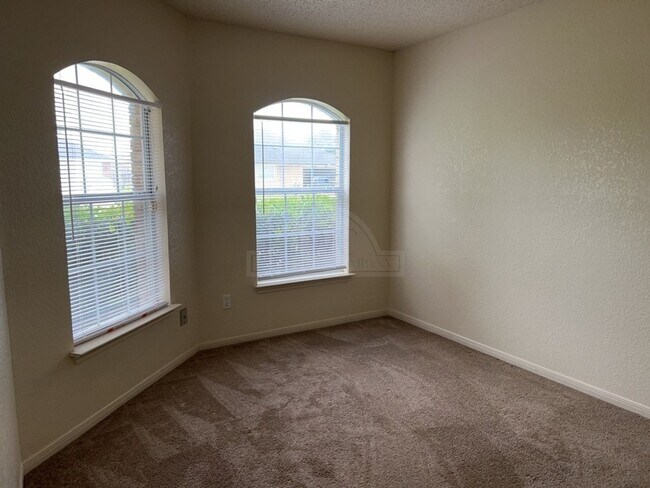 Building Photo - 4004 Riverrock Dr