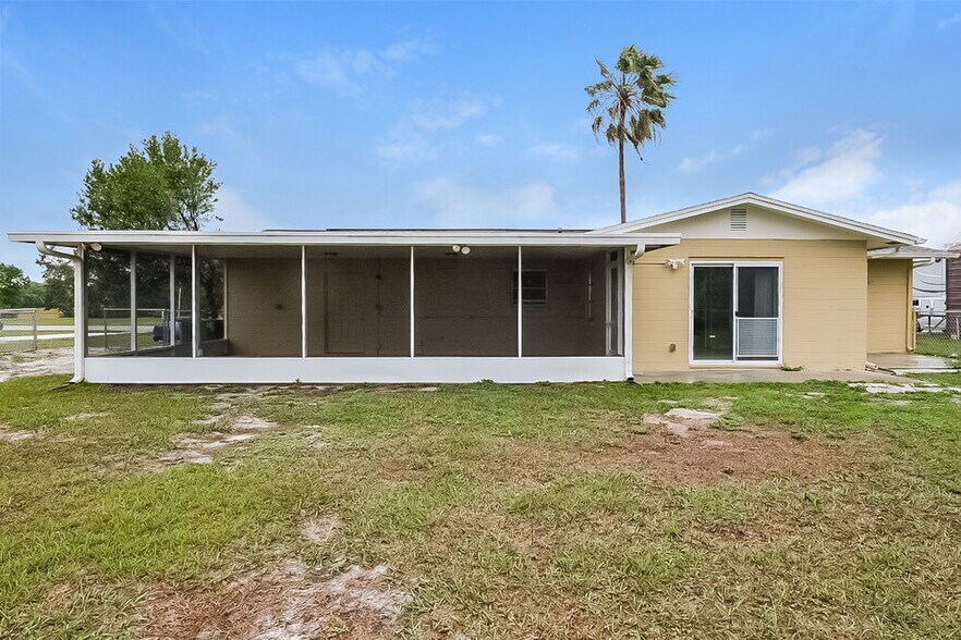 Building Photo - 9350 Bayside Ct