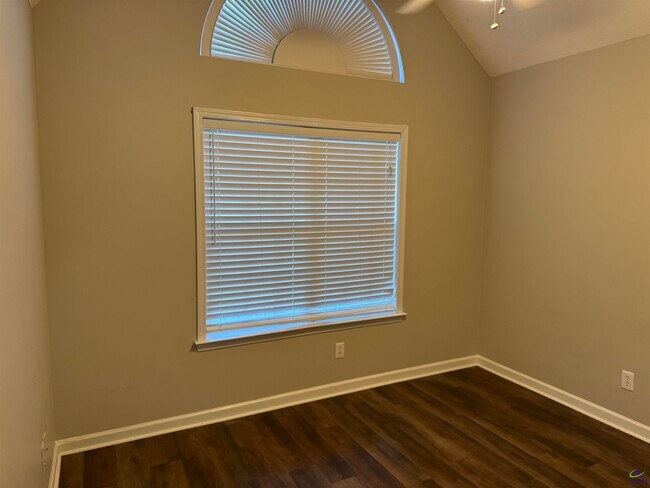 Building Photo - 103 Mulligan Ct