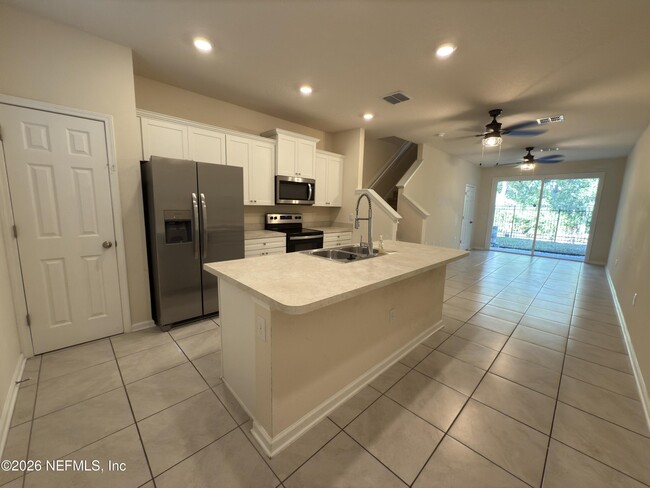 Building Photo - 82 Whispering Brk Dr