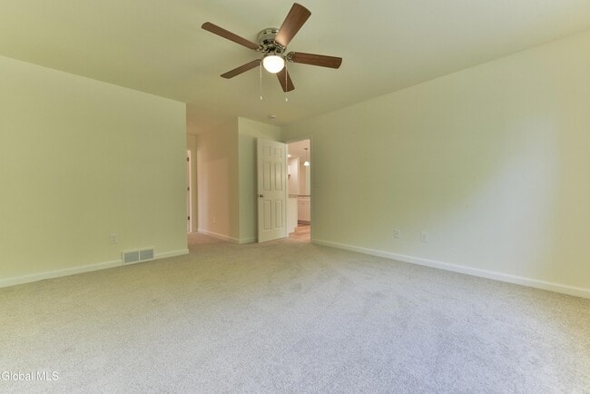 Building Photo - 74 Seashore Wy