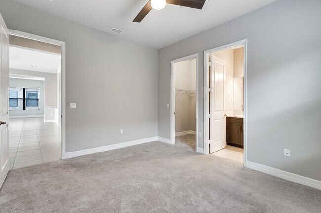 Building Photo - ** STONECREEK ** 3 BED + DEN / 3.5 BATH - ...