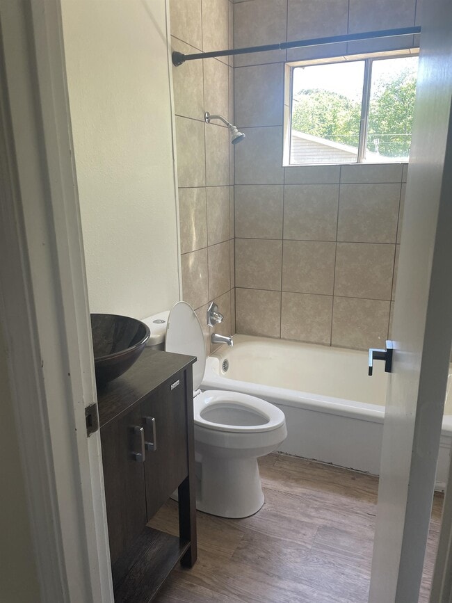 Building Photo - 3319 Sherwood Ln