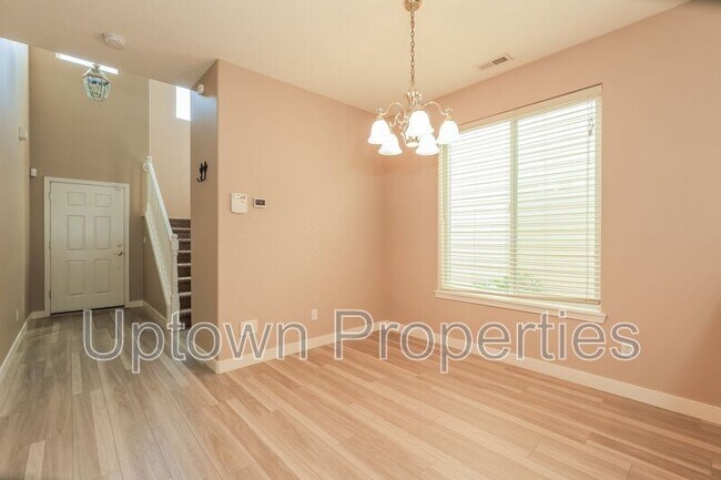 Building Photo - 16115 SW Blue Goose Ln