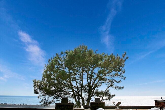 Building Photo - 2260 Del Mar Scenic Pkwy