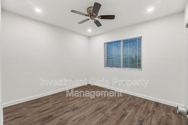Building Photo - 1809 Devon Pl