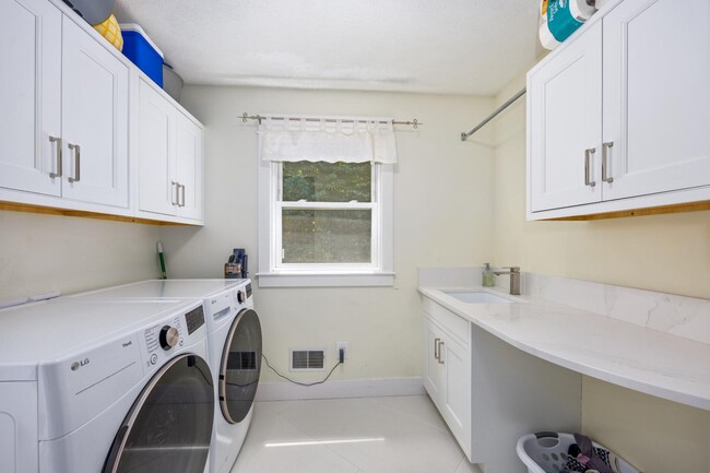 Building Photo - 4440 Whitewood Farms Dr NE