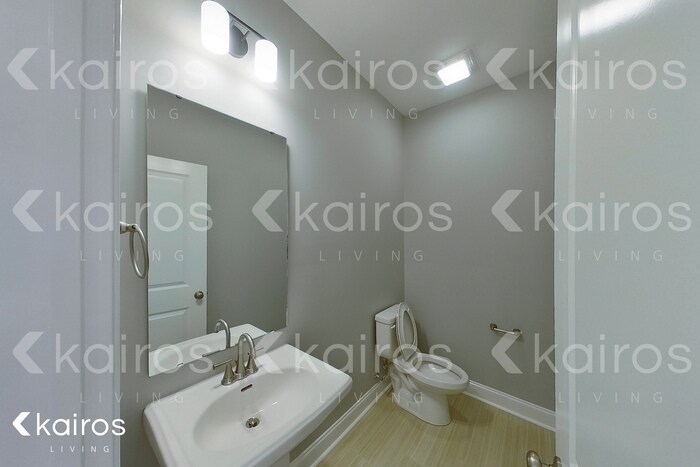 Building Photo - 3717 Oak Leaf Way