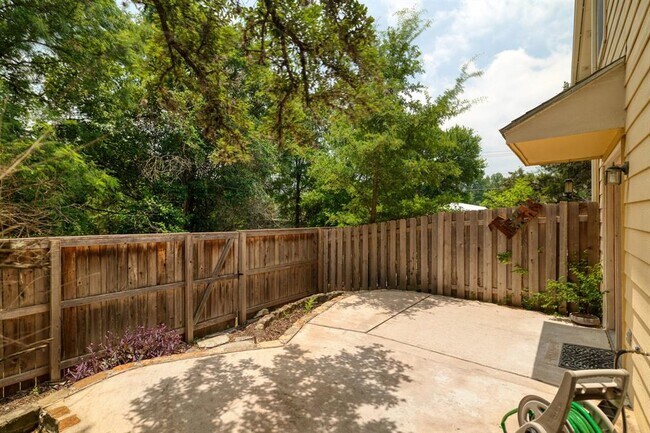 Building Photo - 4620 W William Cannon Dr