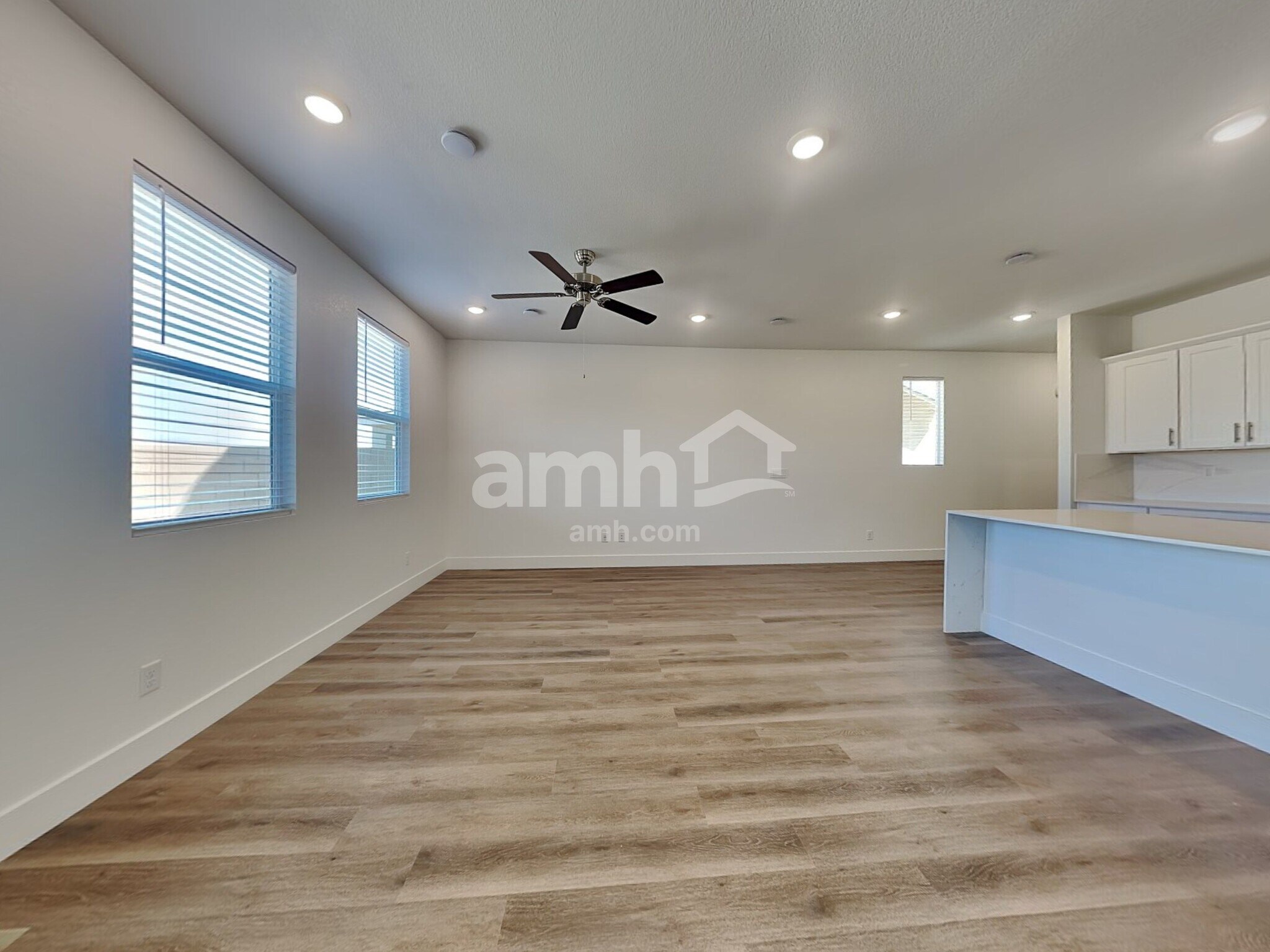 Building Photo - 11141 Magallanes St