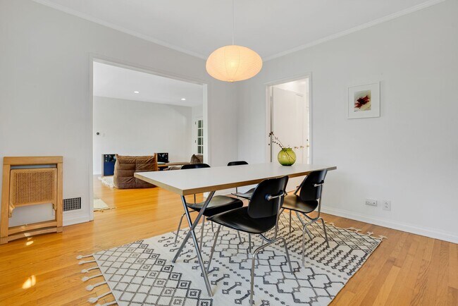 Building Photo - Charming Mid-Century Home for Lease in Pasadena’s San Rafael Hills