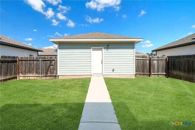 Building Photo - 2104 Pecan Island Dr