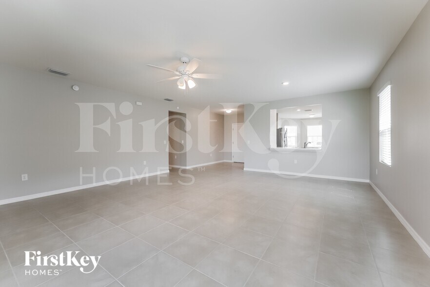 Building Photo - 27993 Arrowhead Cir