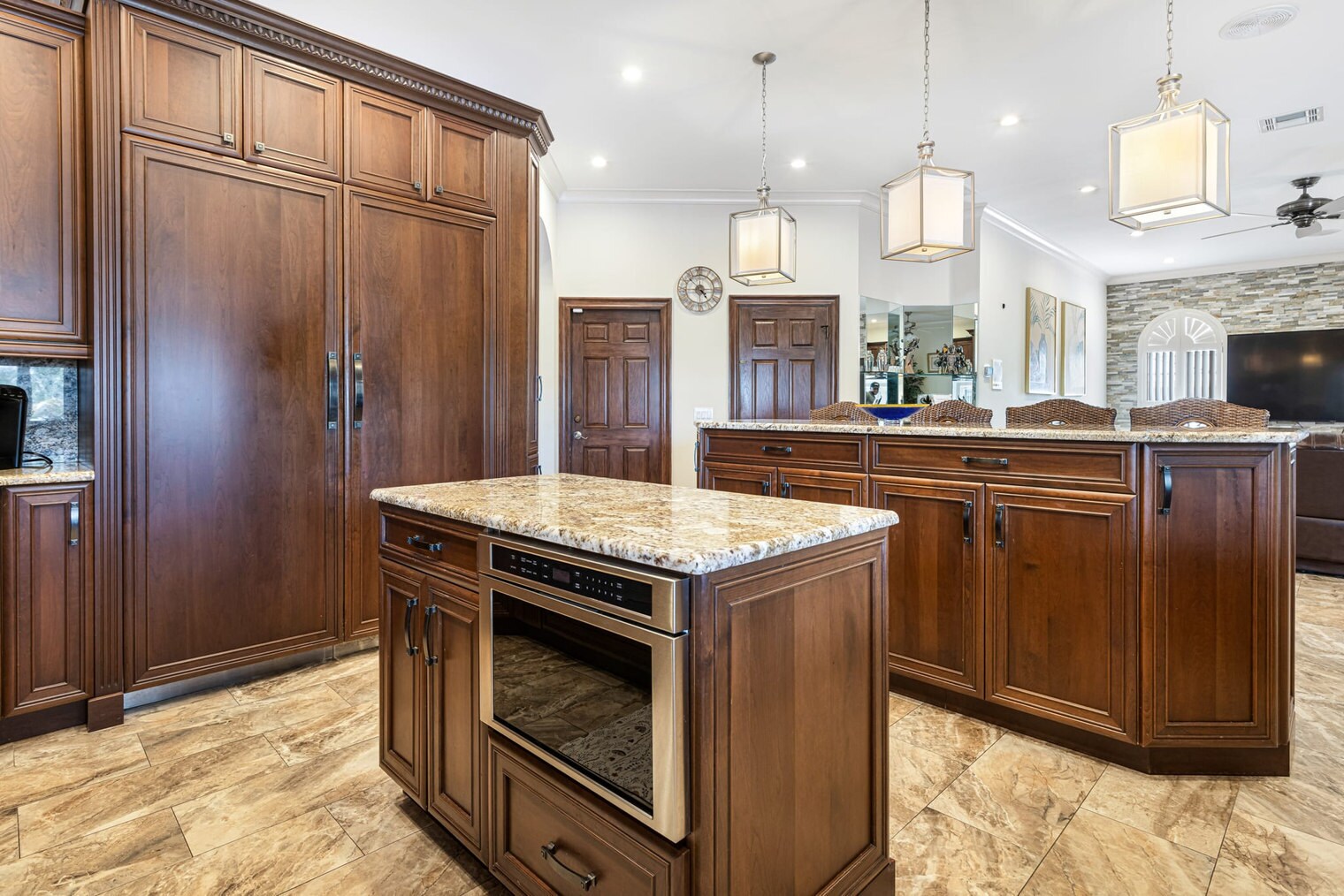 Building Photo - 842 Miramar Ct