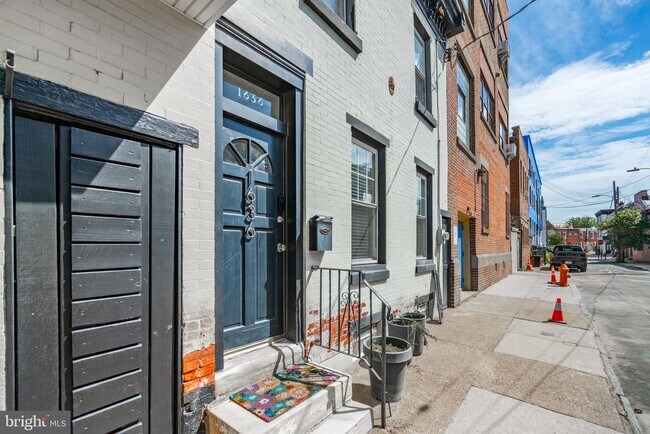 Building Photo - 1636 E Wilt St