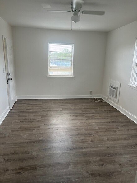 Building Photo - 321 Conniston Rd