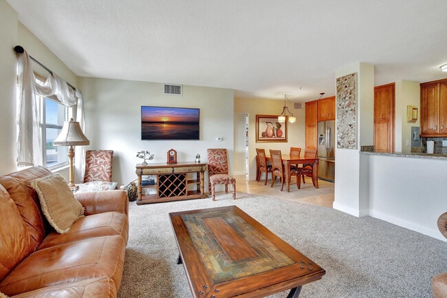 Building Photo - 2555 NE 11th St