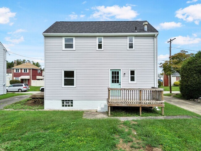 Building Photo - 616 Grandview Ave