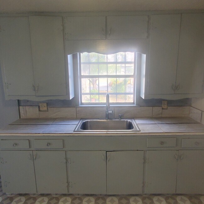 Building Photo - 1705 Brownfield Rd