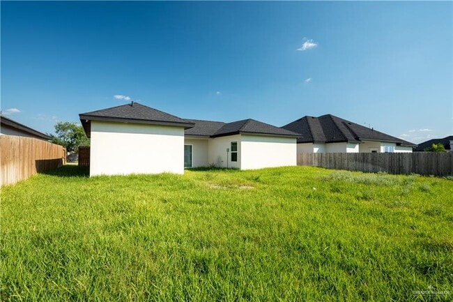 Building Photo - 2412 San Pascual St