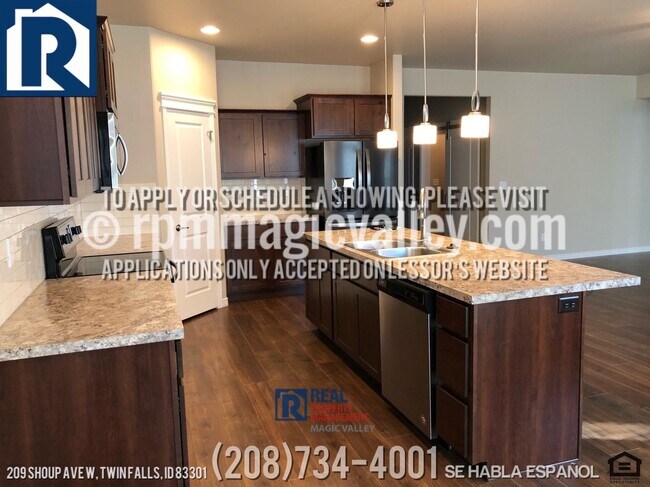 Building Photo - New 3 Bed 2 Bath home