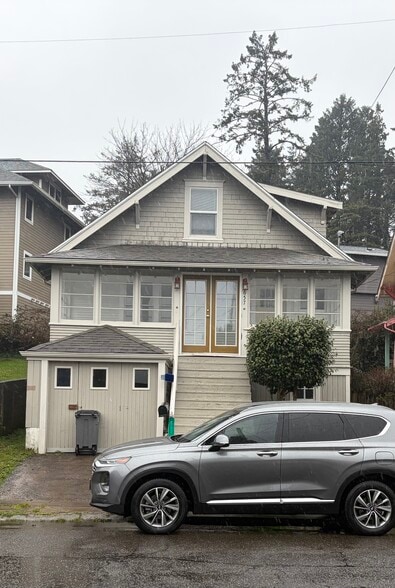 Building Photo - 657 Florence Ave