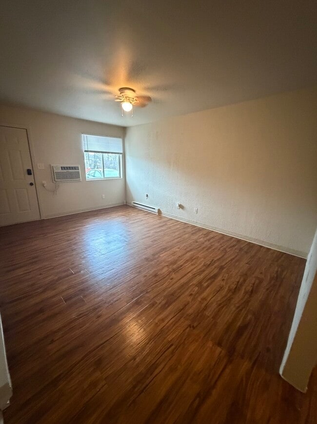 Building Photo - 25665 W Bridge St